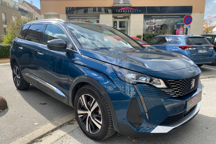 PEUGEOT 5008