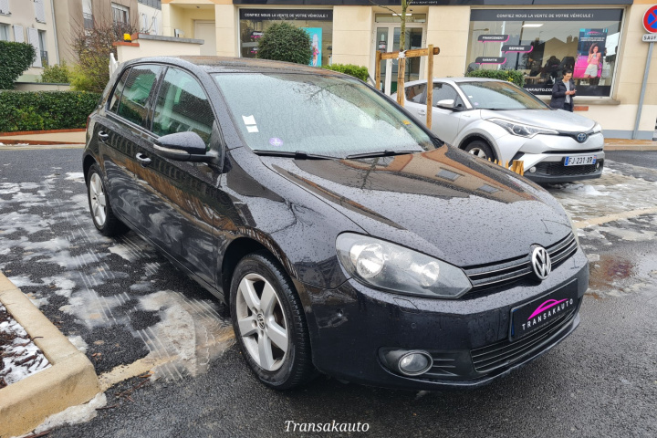 VOLKSWAGEN GOLF