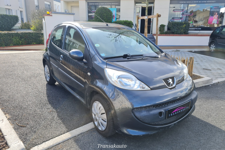 PEUGEOT 107