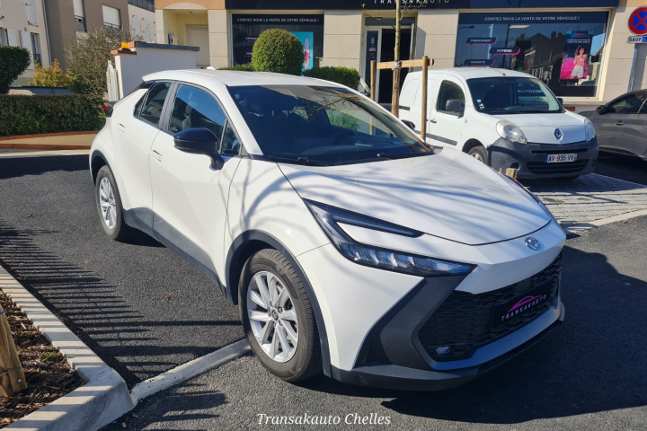 TOYOTA C-HR HYBRIDE MY23