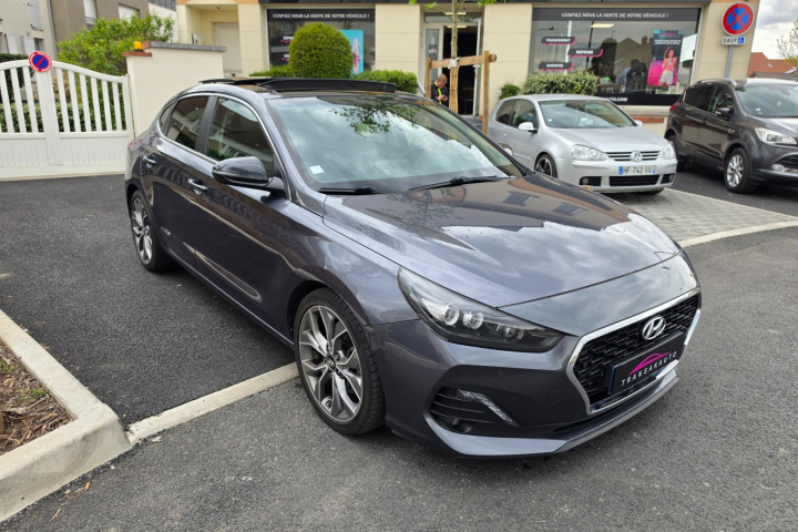 HYUNDAI i30 FASTBACK