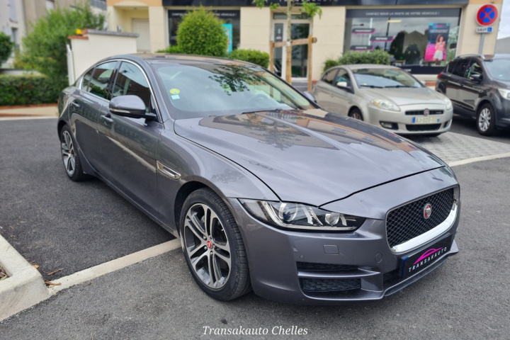 JAGUAR XE
