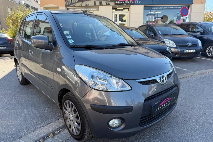 HYUNDAI i10