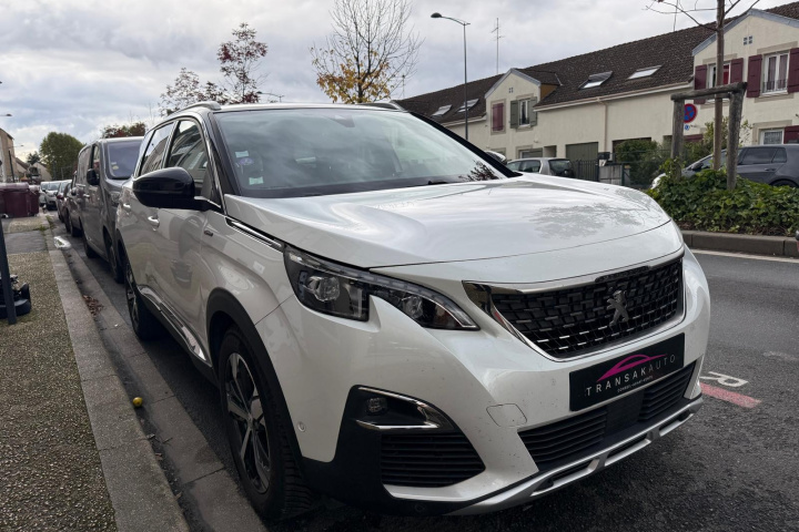 PEUGEOT 5008
