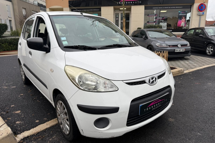 HYUNDAI i10
