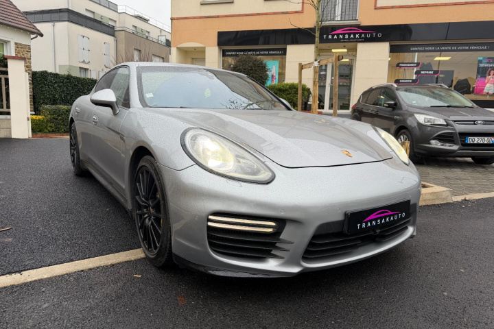 PORSCHE PANAMERA