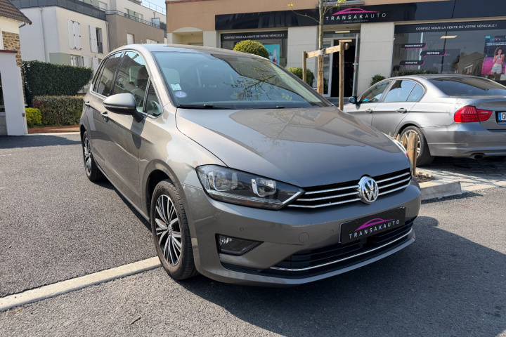 VOLKSWAGEN GOLF SPORTSVAN