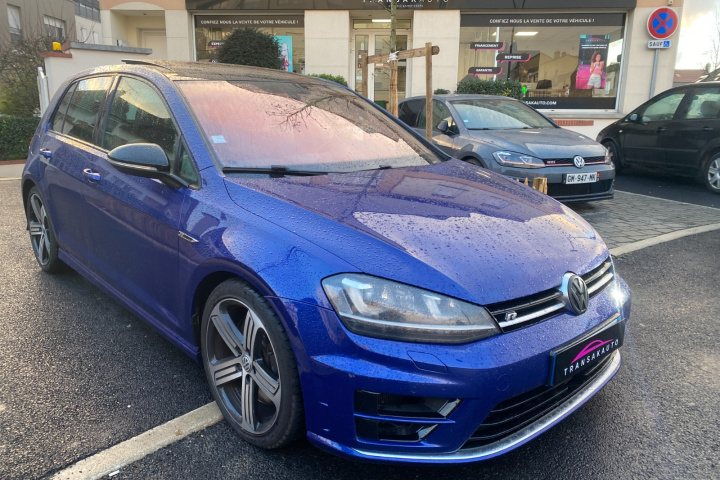 VOLKSWAGEN GOLF