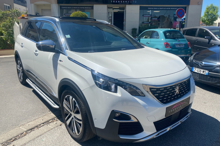 PEUGEOT 5008