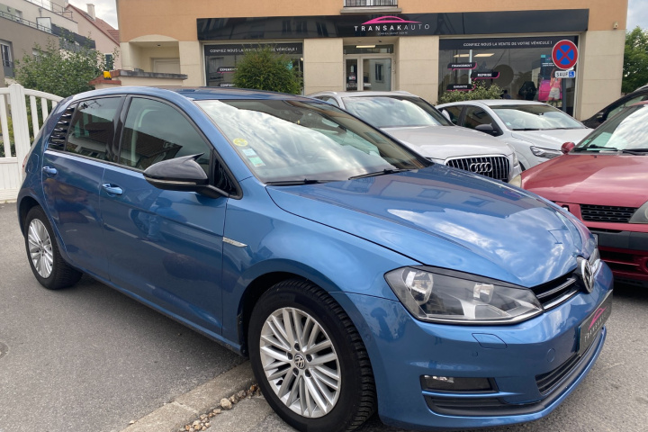 VOLKSWAGEN GOLF